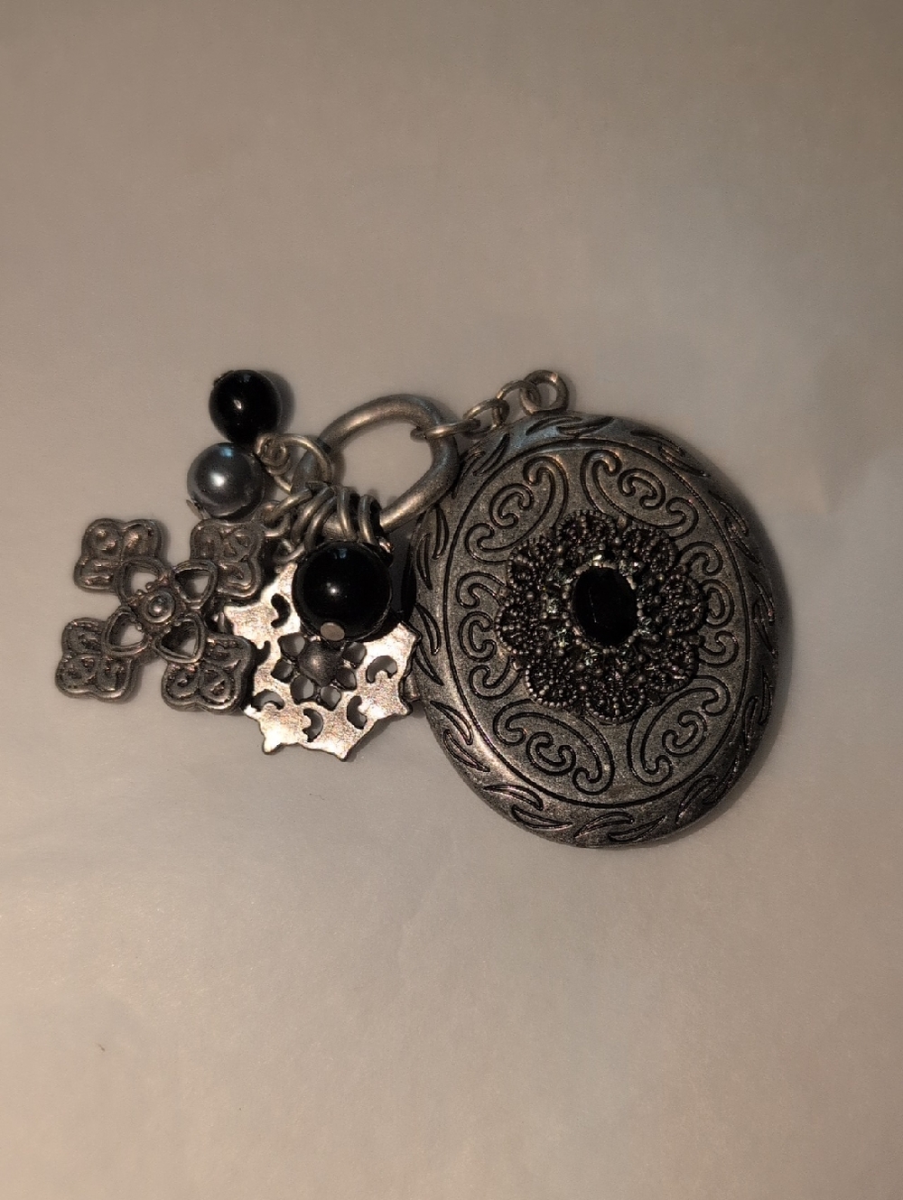 🌸2/$35🌸 Vintage Silver Locket Charm Pendant with Black Rhinestone Accents